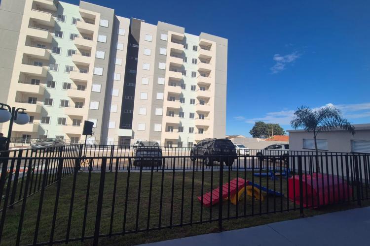 Com R$ 4,7 milhões do Casa Fácil Paraná, Cohapar entrega 256 apartamentos em Maringá