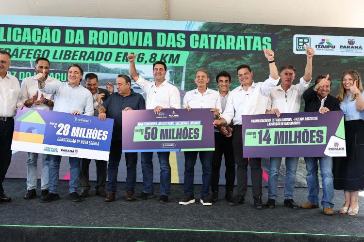 Ratinho Junior entrega 6,8 km da duplicação da Rodovia das Cataratas, em Foz do Iguaçu