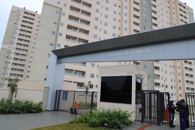 Com recursos do Estado, 208 famílias recebem apartamentos em residencial em Curitiba