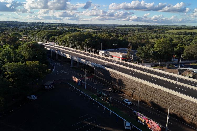 Ratinho Junior entrega 6,8 km da duplicação da Rodovia das Cataratas, em Foz do Iguaçu