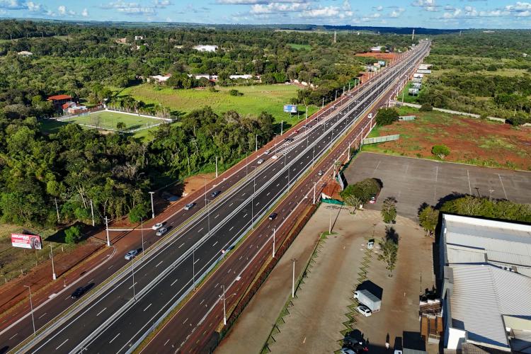 Ratinho Junior entrega 6,8 km da duplicação da Rodovia das Cataratas, em Foz do Iguaçu