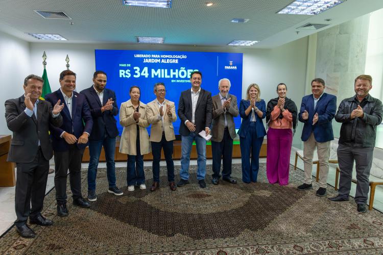 Ratinho Junior confirma R$ 372,5 milhões para 12 municípios de sete regiões