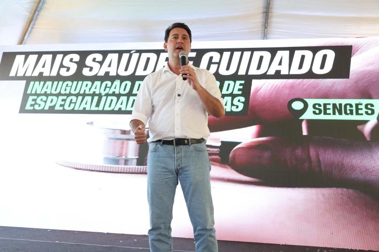 Ratinho Junior anuncia pacote de obras viárias e em escolas em Sengés