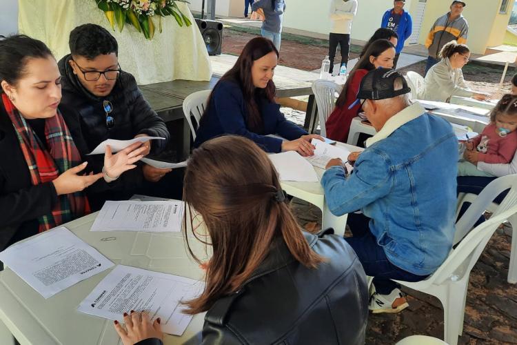47 famílias de Figueira recebem moradias construídas com recursos do Estado