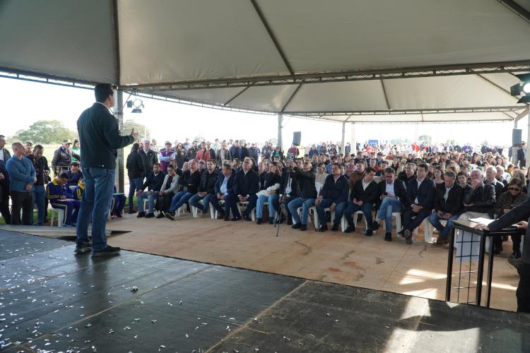 Ratinho Junior destina R$ 40 milhões para estradas rurais, infraestrutura e escolas de Guaíra