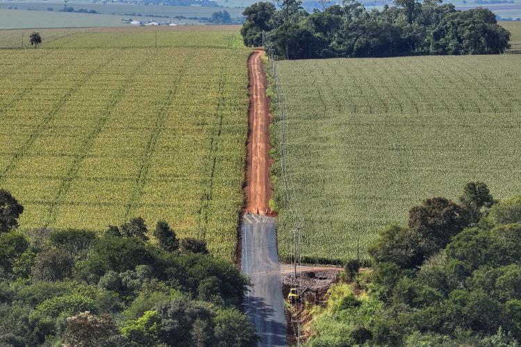 Ratinho Junior destina R$ 40 milhões para estradas rurais, infraestrutura e escolas de Guaíra