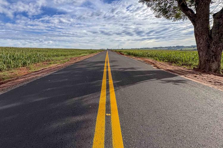 Ratinho Junior inaugura pavimentação da Estrada Rural Barro Preto em Francisco Alves