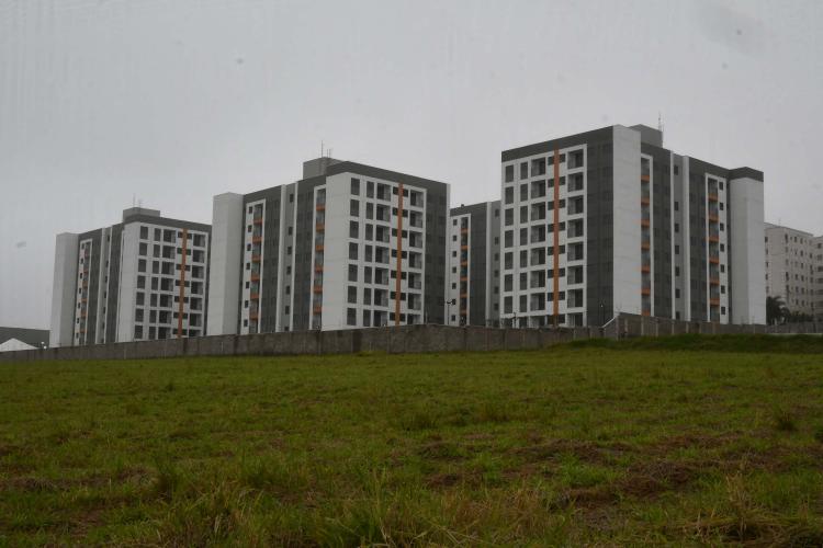 Ratinho Junior inaugura residencial com 320 unidades em Londrina, no Norte do Estado