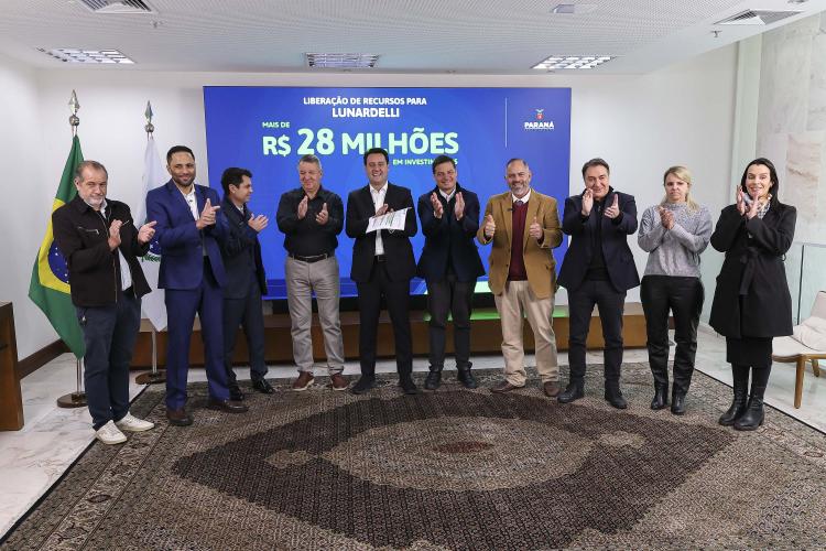 Ratinho Junior anuncia R$ 221 milhões em obras e investimentos para 9 cidades