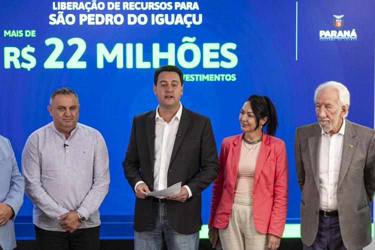 R$ 372 milhões: governador libera recursos para investimentos em 10 municípios