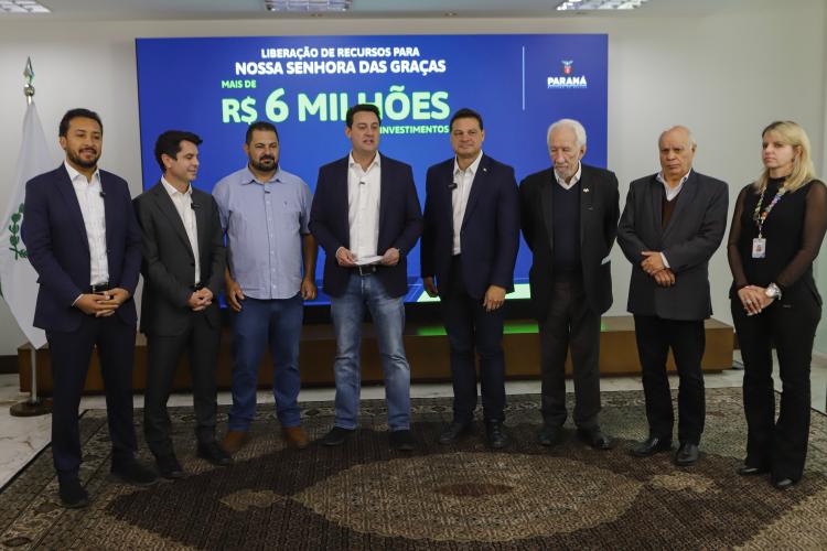 Governador libera R$ 350 milhões para obras e equipamentos em nove cidades
