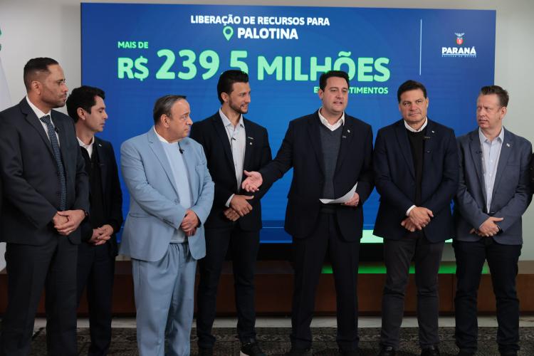 Ratinho Junior confirma R$ 565,6 milhões para 11 municípios do Estado