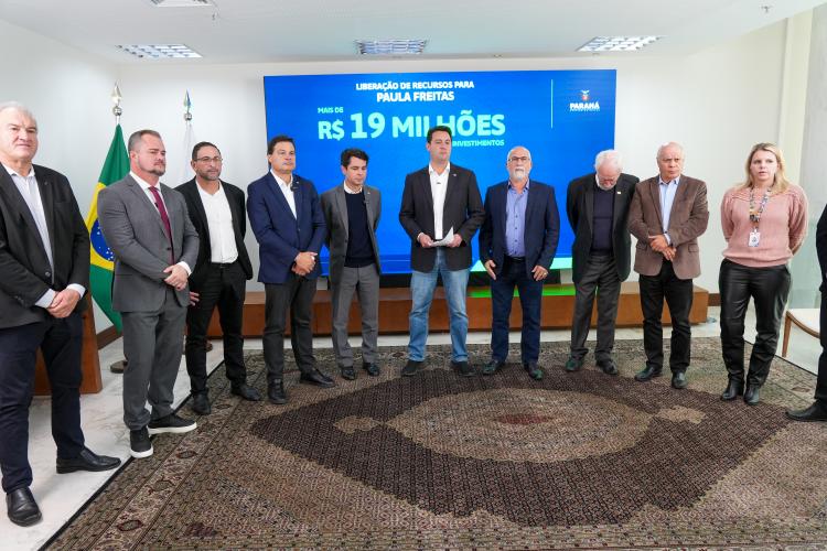 Ratinho Junior confirma mais de R$ 453 milhões para obras em 11 municípios