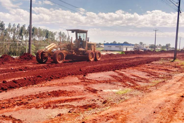 Aporte do Estado: pavimentação do parque industrial de Matelândia chega a 45%