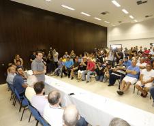 O governador Carlos Massa Ratinho Junior esteve neste sábado (12) em Matinhos, no Litoral do Estado