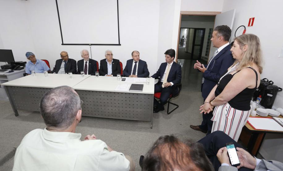 Três secretários tomam posse no Conselho do Paranacidade Posse do Conselho de Administração do Serviço Social Autônomo Paranacidade. Tomaram posse os secretários João Carlos Ortega, secretário do Desenvolvimento Urbano; René de Oliveira Garcia Júnior, secretário da Fazenda e Valdemar Bernardo Jorge, secretário do Planejamento. A solenidae contou com a presença do vice governador Darcia Piana. ? Curitiba, 02/01/2019 - Foto: Arnaldo Alves/ANPr