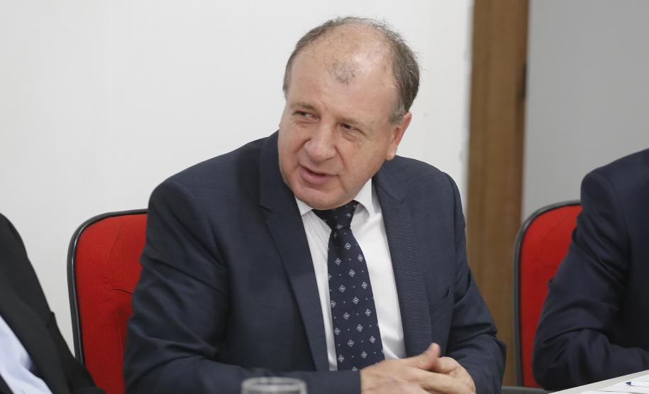 Três secretários tomam posse no Conselho do Paranacidade Posse do Conselho de Administração do Serviço Social Autônomo Paranacidade. Tomaram posse os secretários João Carlos Ortega, secretário do Desenvolvimento Urbano; René de Oliveira Garcia Júnior, secretário da Fazenda e Valdemar Bernardo Jorge, secretário do Planejamento. ? Curitiba, 02/01/2019 - Foto: Arnaldo Alves/ANPr