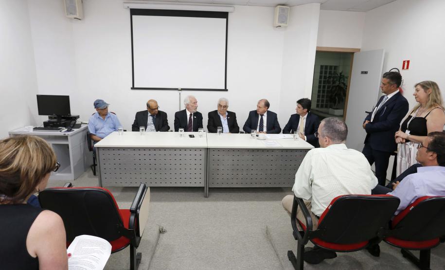 Três secretários tomam posse no Conselho do Paranacidade Posse do Conselho de Administração do Serviço Social Autônomo Paranacidade. Tomaram posse os secretários João Carlos Ortega, secretário do Desenvolvimento Urbano; René de Oliveira Garcia Júnior, secretário da Fazenda e Valdemar Bernardo Jorge, secretário do Planejamento. A solenidae contou com a presença do vice governador Darcia Piana. ? Curitiba, 02/01/2019 - Foto: Arnaldo Alves/ANPr