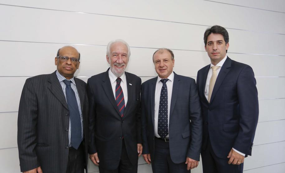 Três secretários tomam posse no Conselho do Paranacidade Posse do Conselho de Administração do Serviço Social Autônomo Paranacidade. Tomaram posse os secretários João Carlos Ortega, secretário do Desenvolvimento Urbano; René de Oliveira Garcia Júnior, secretário da Fazenda e Valdemar Bernardo Jorge, secretário do Planejamento. ? Curitiba, 02/01/2019 - Foto: Arnaldo Alves/ANPr