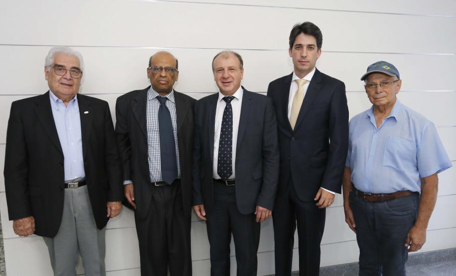 Três secretários tomam posse no Conselho do Paranacidade Posse do Conselho de Administração do Serviço Social Autônomo Paranacidade. Tomaram posse os secretários João Carlos Ortega, secretário do Desenvolvimento Urbano; René de Oliveira Garcia Júnior, secretário da Fazenda e Valdemar Bernardo Jorge, secretário do Planejamento. ? Curitiba, 02/01/2019 - Foto: Arnaldo Alves/ANPr