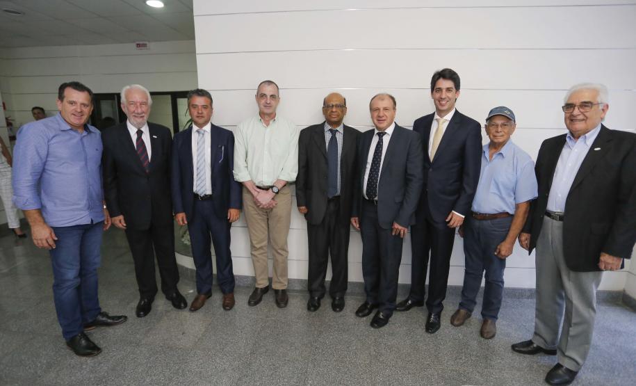 Três secretários tomam posse no Conselho do Paranacidade Posse do Conselho de Administração do Serviço Social Autônomo Paranacidade. Tomaram posse os secretários João Carlos Ortega, secretário do Desenvolvimento Urbano; René de Oliveira Garcia Júnior, secretário da Fazenda e Valdemar Bernardo Jorge, secretário do Planejamento. ? Curitiba, 02/01/2019 - Foto: Arnaldo Alves/ANPr