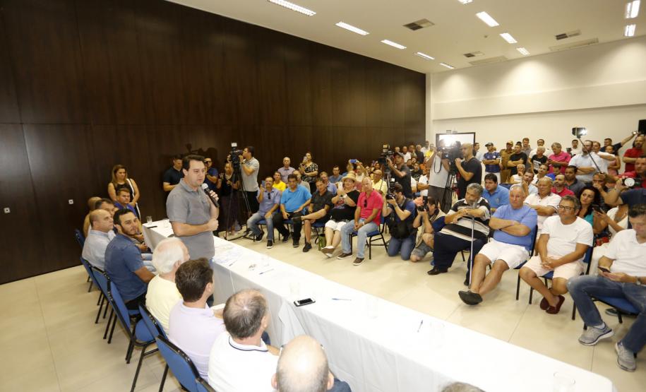 O governador Carlos Massa Ratinho Junior esteve neste sábado (12) em Matinhos, no Litoral do Estado