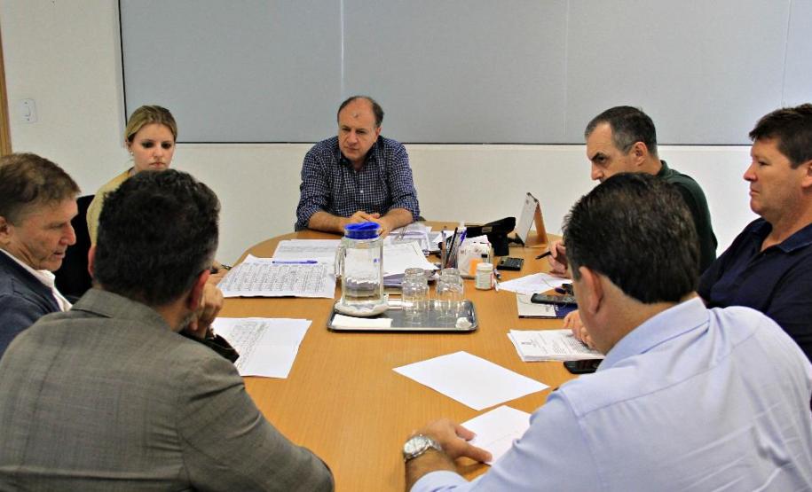 SEDU/Paranacidade estudam critérios para compensar variações de preços de insumos em obras de pavimentação SEDU/Paranacidade estudam critérios para compensar variações de preços de insumos em obras de pavimentação