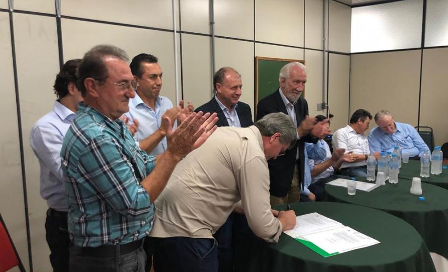 Piana e Ortega visitam ExpoViviva e entregam licitações beneficiando a população de municípios do Sudoeste