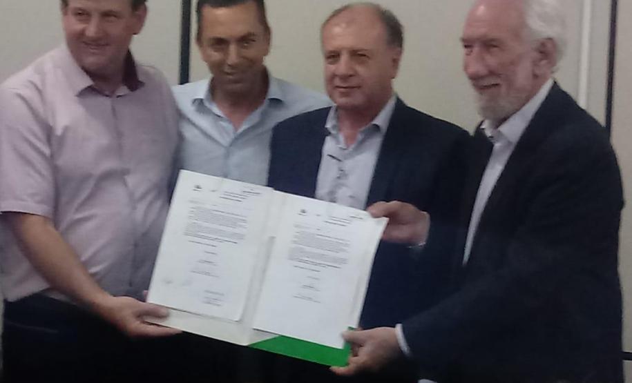 Piana e Ortega visitam ExpoViviva e entregam licitações beneficiando a população de municípios do Sudoeste