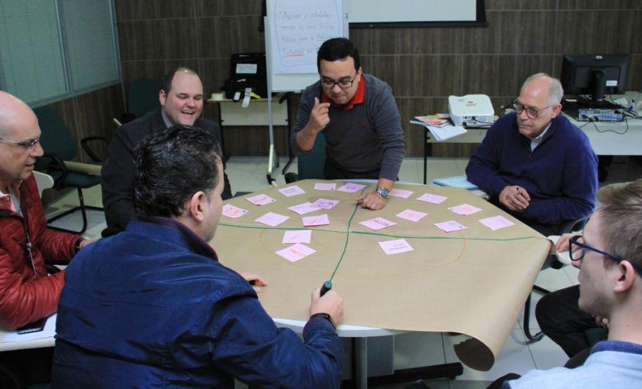 Grupo de Trabalho sobre Mobilidade Elétrica realiza um Workshop no Palácio das Araucárias