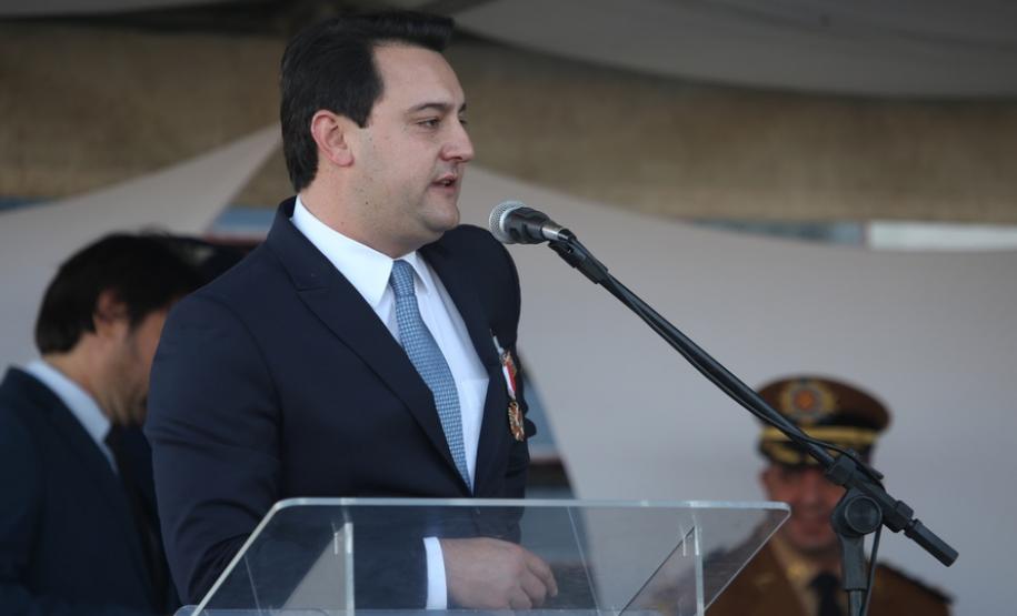 Governador e presidente são condecorados como Heróis da Cavalaria