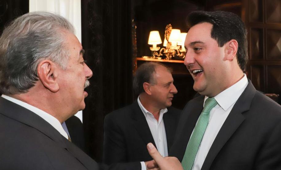 Governador anuncia projeto para ampliação de rotas aéreas