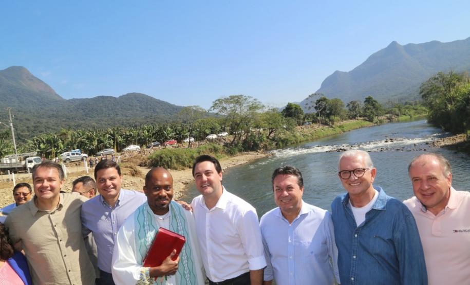 Nova ponte melhora transporte para produtores de banana