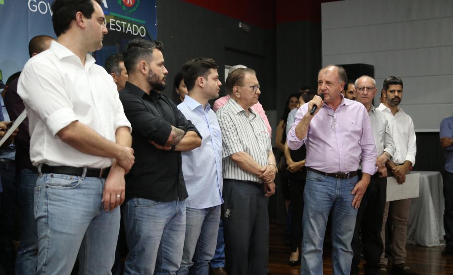 Com o apoio do Estado 26 municípios do Noroeste investem em asfalto, Praças e Escolas