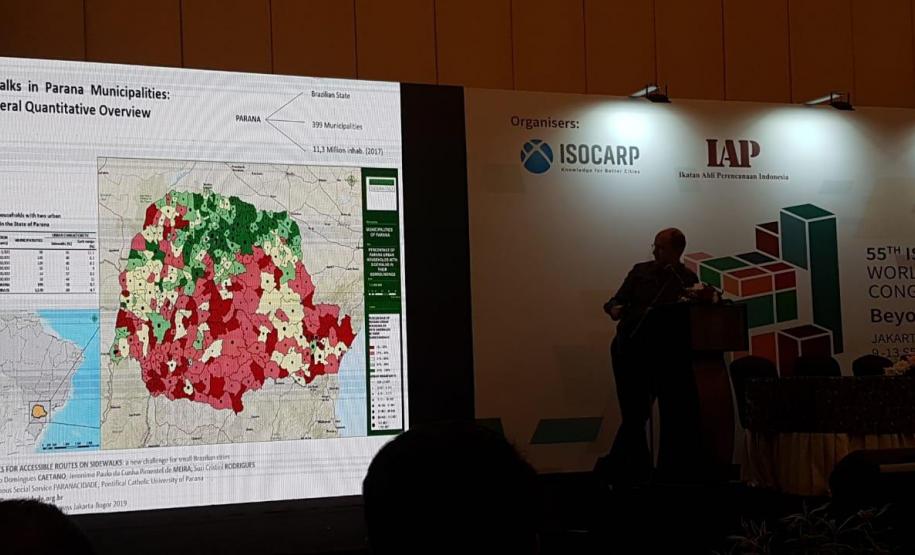 Método para Plano de Rota Acessível em Calçadas do Paraná é apresentado em Congresso na Indonésia