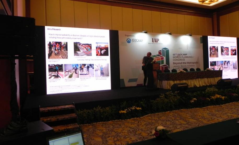 Método para Plano de Rota Acessível em Calçadas do Paraná é apresentado em Congresso na Indonésia