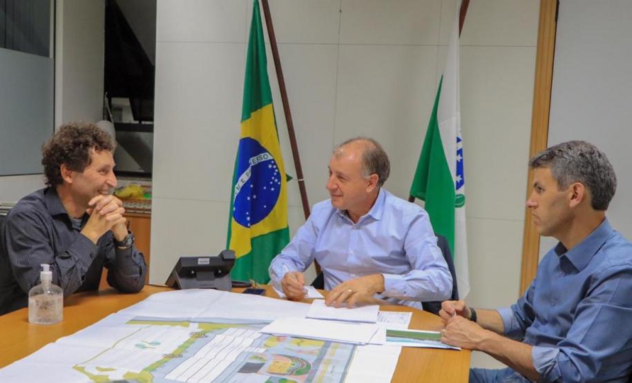 SEDU, COMEC e Piraquara têm Termo de Cooperação para estudo de novo Terminal de Ônibus no município