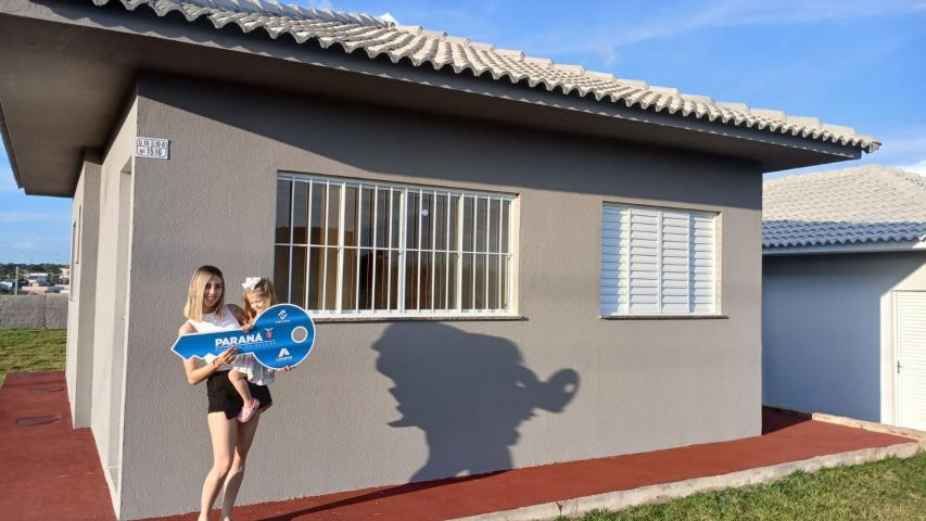 49 famílias recebem casas com apoio do Estado em São Tomé e São Manoel do Paraná