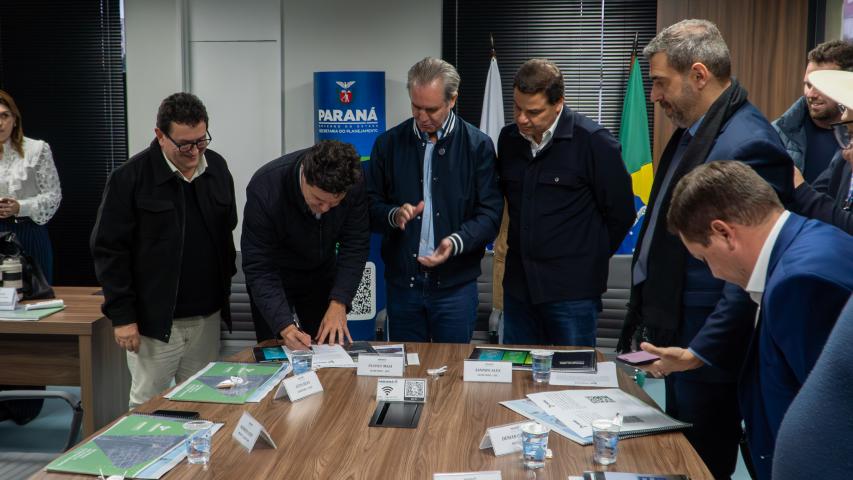 Governo apresenta projeto para Revitalização da Orla Histórica de Guaratuba ao Município