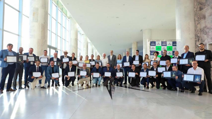 Secretário das Cidades, Guto Silva, é homenageado com a comenda “Mecenas da Inovação”