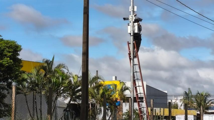 Instalação iniciada: Londrina terá 150 câmeras do programa de monitoramento Olho Vivo
