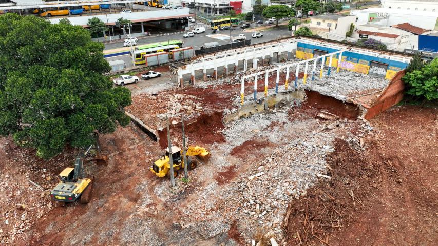 Com limpeza e sondagem do solo, obras do Terminal de Londrina começam a ganhar ritmo