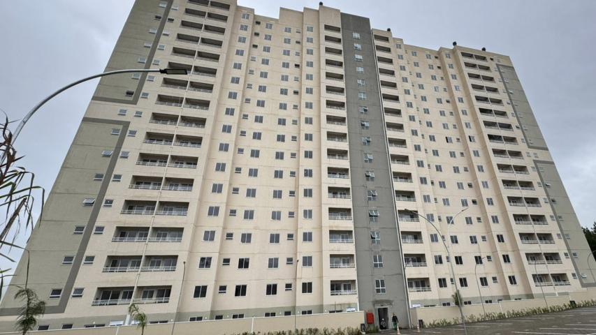 Com recursos do Estado, 208 famílias recebem apartamentos em residencial em Curitiba