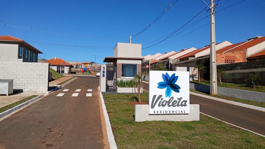 Com subsídios do Estado, 300 casas são entregues a famílias de Ponta Grossa