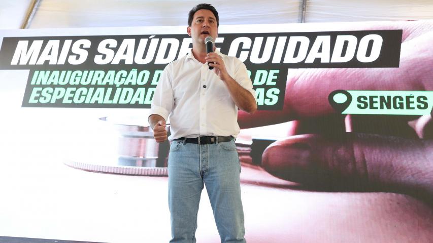 Ratinho Junior anuncia pacote de obras viárias e em escolas em Sengés