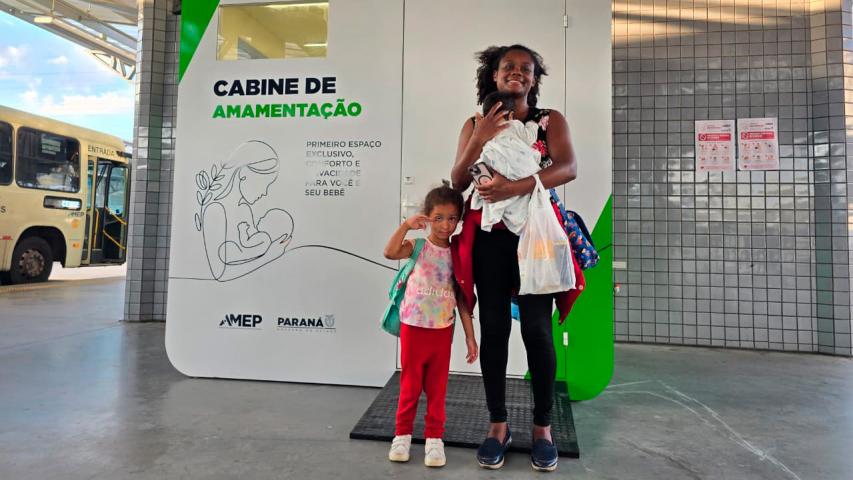 Paraná instala cabine de amamentação em terminal metropolitano e amplia conforto das mães