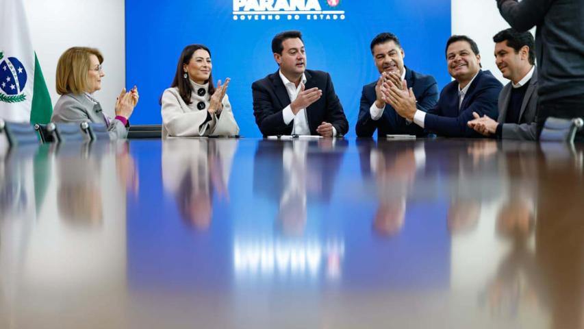 Ratinho Junior anuncia repasse de mais R$ 50 milhões para pavimentação em Ponta Grossa